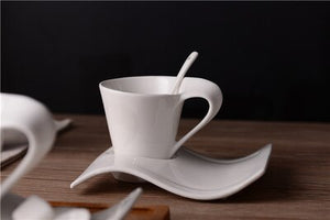 Ensemble de tasses et sous-tasses de café